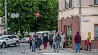 Як у Чернівцях минув перший день адаптивного карантину — фоторепортаж