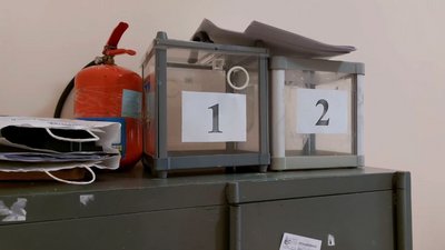Отримали бюлетені і зібрали кабінки: у Черкасах готуються до виборів Отримали бюлетені і зібрали кабінки: у Черкасах готуються до виборів