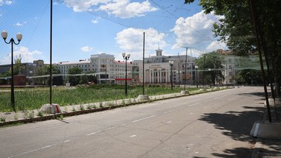 Херосн, площа Свободи, середмістя, Україна, антидронові сітки