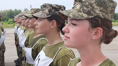 Курсанти Житомирщини тренуються, аби взяти участь у параді до 30-річчя Незалежності України Курсанти Житомирщини тренуються, аби взяти участь у параді до 30-річчя Незалежності України