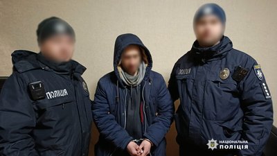 Намагався вихопити у жінки сумку і втік: на Чернігівщині затримали підозрюваного