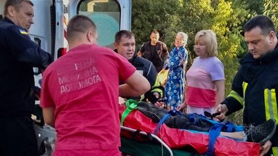Був необережним: на Вінниччині 17-річний хлопець упав у кар'єр Був необережним: на Вінниччині 17-річний хлопець упав у кар'єр