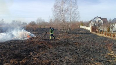 На Волині вперше від початку року оштрафували чоловіка за підпал сухої трави На Волині вперше від початку року оштрафували чоловіка за підпал сухої трави
