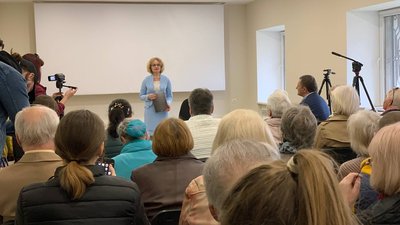 Монографію про історію фарфорового заводу репрезентували в обласному краєзнавчому музеї Монографію про історію фарфорового заводу репрезентували в обласному краєзнавчому музеї