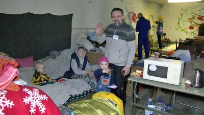 Мистецтво проти війни: 25 художників у Луцьку розмальовують бомбосховище Мистецтво проти війни: 25 художників у Луцьку розмальовують бомбосховище
