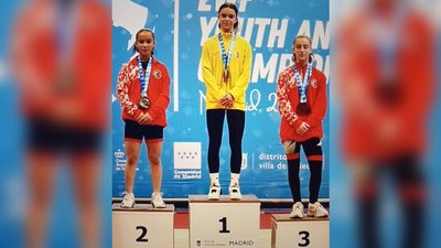 Олена Михалюк на п'єдесталі чемпіонату Європу у Мадриді