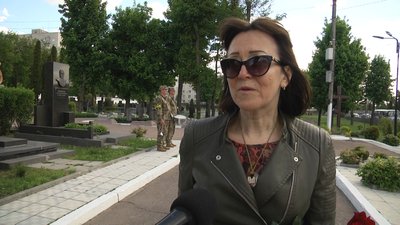 У Житомирі попрощалися з військовим Сергієм Булаєнком, який загинув під час обстрілу військами РФ У Житомирі попрощалися з військовим Сергієм Булаєнком, який загинув під час обстрілу військами РФ