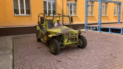 Маневровість та високопрохідність. Криворізькі волонтери виготовляють багі для військових