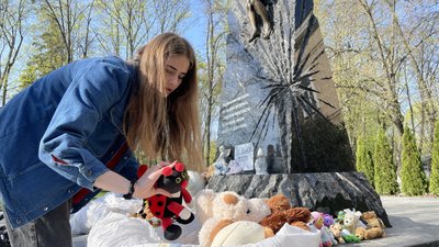 Пам'ятник загиблим дітям харків Пам'ятник загиблим дітям харків