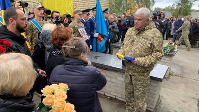 У Бучі прощалися з "Привидом Києва" —військовим льотчиком Михайлом Матюшенком У Бучі прощалися з "Привидом Києва" —військовим льотчиком Михайлом Матюшенком