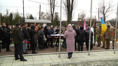 У Житомирі попрощалися з десантником Максимом Маринюком, який загинув на Харківщині У Житомирі попрощалися з десантником Максимом Маринюком, який загинув на Харківщині