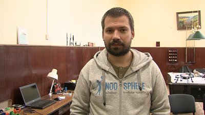Запорізькі волонтери друкують на 3D-принтері деталі для техніки ЗСУ Запорізькі волонтери друкують на 3D-принтері деталі для техніки ЗСУ
