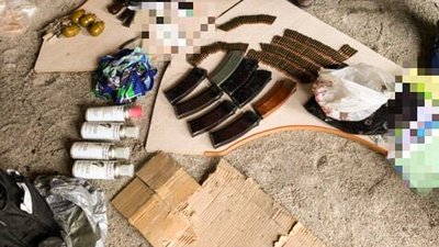 Кропивницькі поліцейські затримали причетних до вимагання мільйона доларів Кропивницькі поліцейські затримали причетних до вимагання мільйона доларів