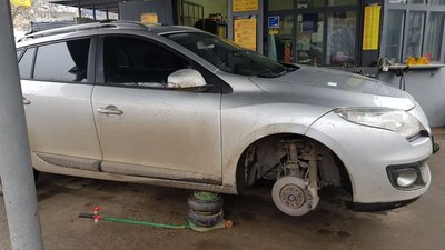 Розрізані шини, погнуті диски, тисячі грн на ремонт авто: у якому стані дороги Ужгорода після зими Розрізані шини, погнуті диски, тисячі грн на ремонт авто: у якому стані дороги Ужгорода після зими