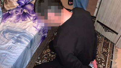 "Били й вимагали пів мільйона". На Дніпропетровщині затримали групу, підозрювану у викраденні людини