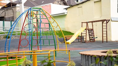 інклюзивний майданчик, гойдалки інклюзивний майданчик, гойдалки