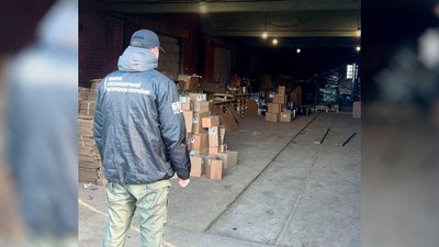 На Чернігівщині під виглядом брендованого віскі виготовляли "сурогат" та відправляли службою доставки у Київ На Чернігівщині під виглядом брендованого віскі виготовляли "сурогат" та відправляли службою доставки у Київ