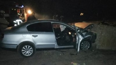 ДТП на Херсонщині - людей вирізали з понівеченого авто ДТП на Херсонщині - людей вирізали з понівеченого авто