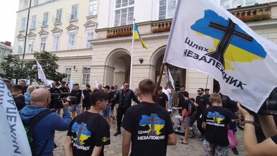 Учасники автопробігу Учасники автопробігу