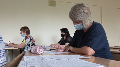 У Черкасах перевіряють ЗНО з української мови та літератури У Черкасах перевіряють ЗНО з української мови та літератури