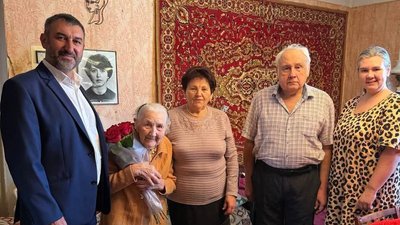Ларису Олещенко вітають з 99-річчям