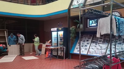 В Ужгороді у спорткомплексі "Юність" відкриють гуманітарний хаб В Ужгороді у спорткомплексі "Юність" відкриють гуманітарний хаб