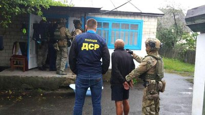 Побили, зв'язали й залишили: на Рівненщині поліція знайшла підозрюваних у розбої