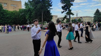 Танець, що дарує життя: у Черкасах вперше відбувся доброчинний бал