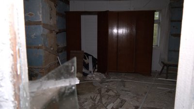 На Волині соцслужби залишили немічного чоловіка в покинутій хаті. Що із ним буде далі На Волині соцслужби залишили немічного чоловіка в покинутій хаті. Що із ним буде далі