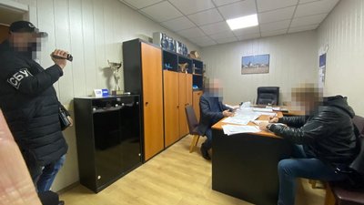 Керівництво криворізького аеропорту підозрюють в оборудці на 5 млн грн бюджетних коштів