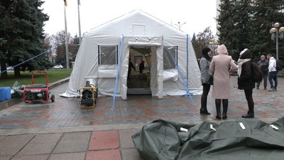 У Рівному відкрили перший пункт обігріву на вулиці. Як працюватиме та скільки таких буде У Рівному відкрили перший пункт обігріву на вулиці. Як працюватиме та скільки таких буде