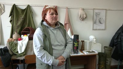 "Ми не маємо права втомлюватися": у Рівному студенти розмальовують залишки снарядів, щоб допомогти захисникам "Ми не маємо права втомлюватися": у Рівному студенти розмальовують залишки снарядів, щоб допомогти захисникам