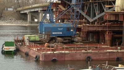 Проїзд заборонений: міст через річку Сула закрили на реконструкцію Проїзд заборонений: міст через річку Сула закрили на реконструкцію