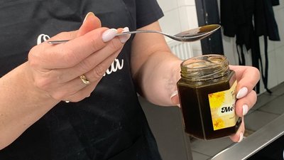 "Ліки під ногами": рецепт кульбабового меду від тернополянки Ольги Навроцької "Ліки під ногами": рецепт кульбабового меду від тернополянки Ольги Навроцької