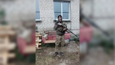 "Нема сенсу бути в тилу". Історія аеророзвідника з Буковини, якого у зверненні відзначив президент