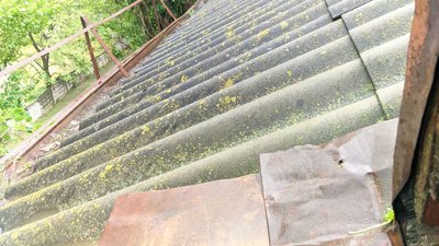 У Миколаєві жителі п’ятиповерхівки півтора року чекають на початок ремонту даху