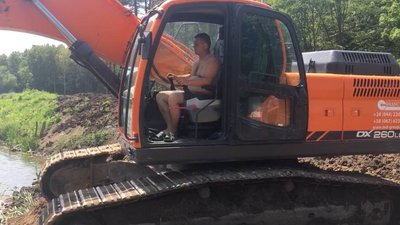 У Вінниці за допомогою земснаряду розчистили понад кілометр Південного Бугу