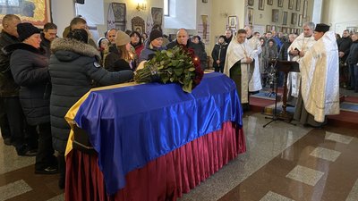 У Полтаві 8 лютого 2024-го року попрощалися з воїном Віталієм Пашком