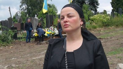 Наталія Ларіна, сестра бійця Дениса Кузнєцова Наталія Ларіна, сестра бійця Дениса Кузнєцова