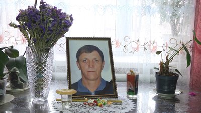 45-тирічного Василя Антанюка поховали майже два місяці тому. 45-тирічного Василя Антанюка поховали майже два місяці тому.