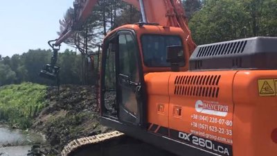 У Вінниці за допомогою земснаряду розчистили понад кілометр Південного Бугу