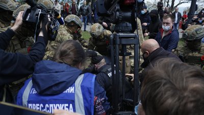 Заборонена символіка та сутички. Як пройшло 9 травня в Одесі Заборонена символіка та сутички. Як пройшло 9 травня в Одесі