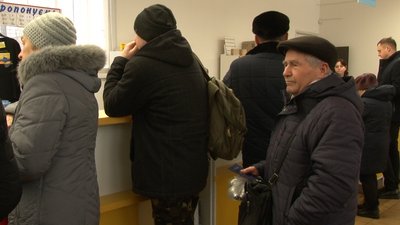 У Черкасах на головпоштамті черги: обмінюють лампи розжарювання на енергоощадні У Черкасах на головпоштамті черги: обмінюють лампи розжарювання на енергоощадні