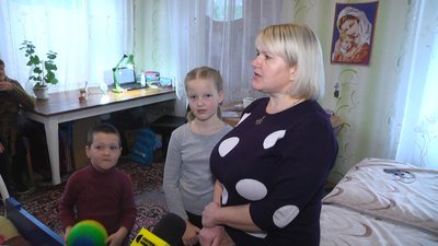 Родина з Херсонщини, яку з власного будинку вигнали росіяни, оселилися на Хмельниччині