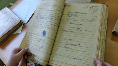 Родини репресованих казахів шукають своїх предків на Херсонщині