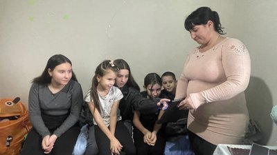 Тетяна з дітьми, 8 січня 2024 року. Тетяна з дітьми, 8 січня 2024 року.