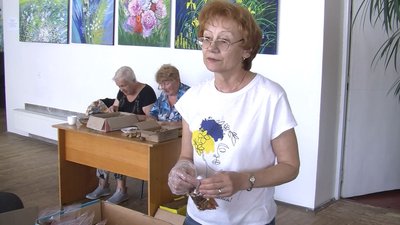 Маскування для солдатів та корисні чаї: в бібліотеці у Луцьку працює волонтерський центр Маскування для солдатів та корисні чаї: в бібліотеці у Луцьку працює волонтерський центр
