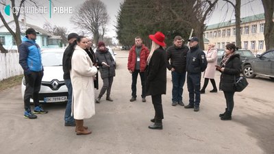 Зоозахисники приїхали у село на Рівненщині, де чоловік убив собаку