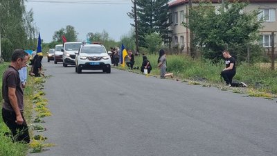 На Закарпатті попрощалися з полеглим бійцем Миколою Гріцу На Закарпатті попрощалися з полеглим бійцем Миколою Гріцу
