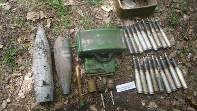 На Луганщині на колишніх позиціях окупантів виявили тайник з боєприпасами